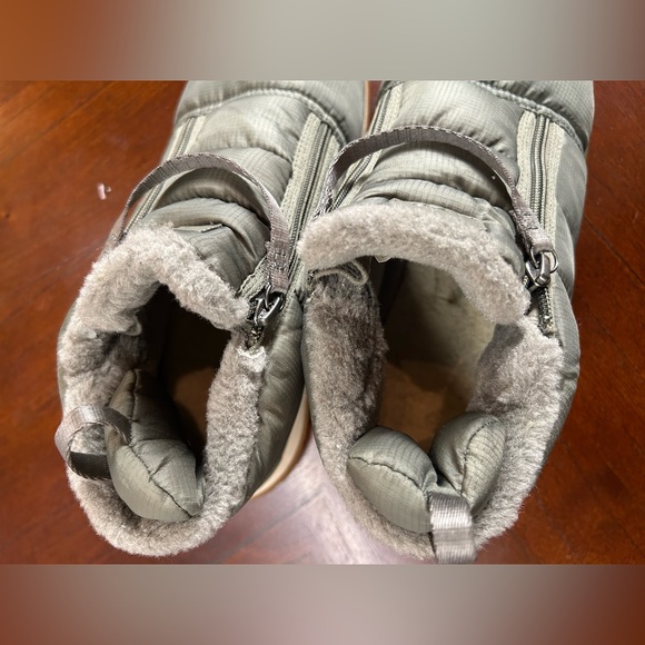 UGG SEAWEED WATERPROOF LAKESIDER ZIP PUFF SNEAKER BOOTS, WOMENS size 10 - Picture 5 of 9